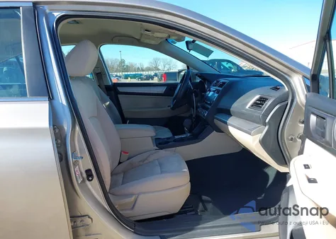 2019 Subaru Legacy 2.5I z USA, uszkodzony, nr VIN 4S3BNAB65K3023910